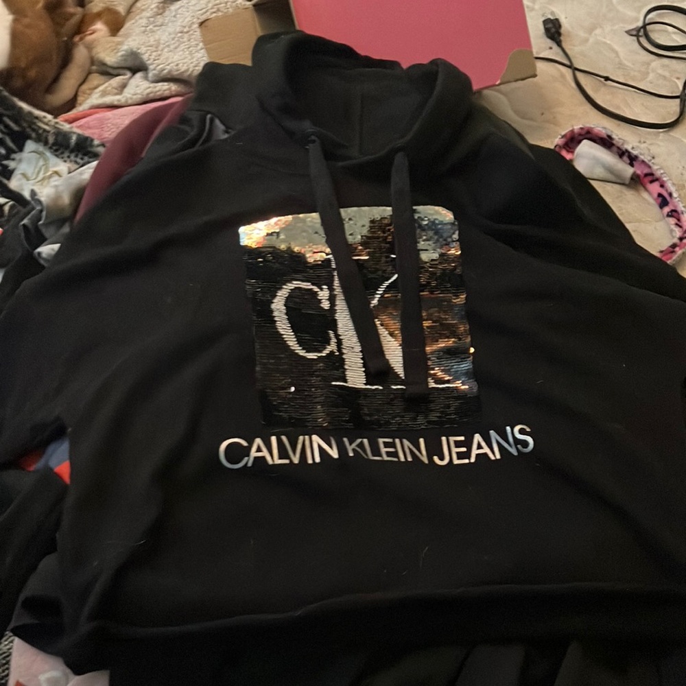 Cropped Calvin Klein hoodie